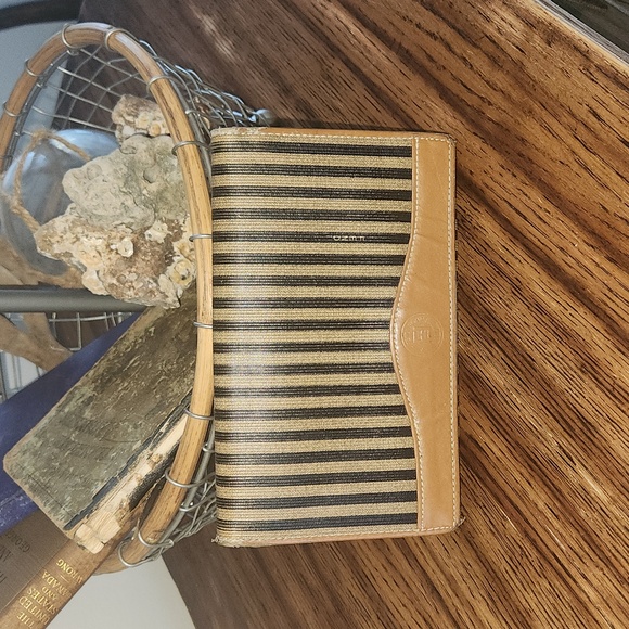 Vintage Fendi wallet authentic - Picture 1 of 5